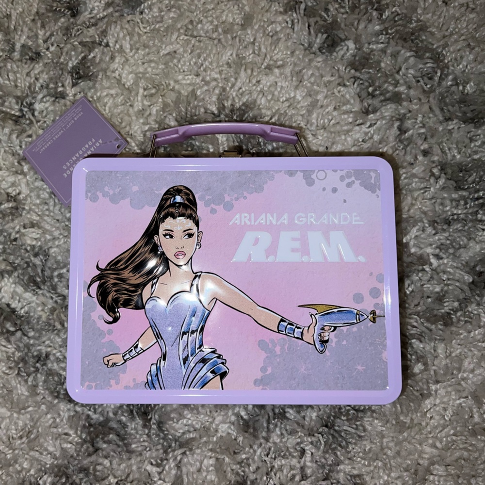 Ariana Grande R.E.M lunchbox